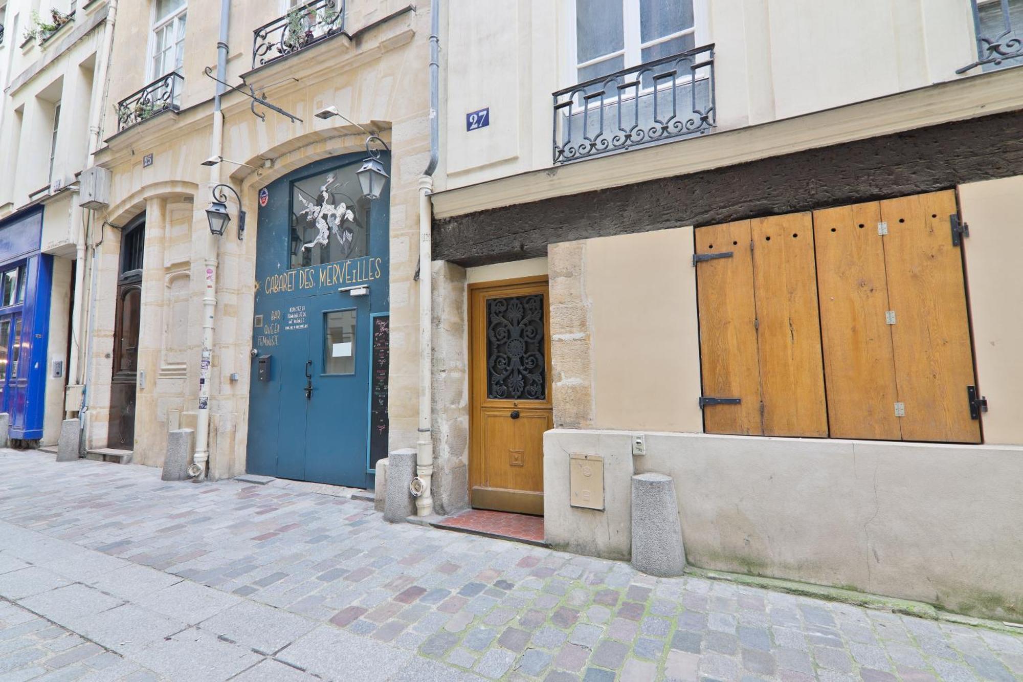 Quartier Saint-michel Notre-dame 4 Free Netflix * Parijs